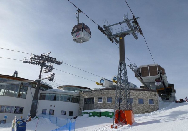 seilbahn.cc - Kuppelbare 6er Kabinenbahn Doppelmayr