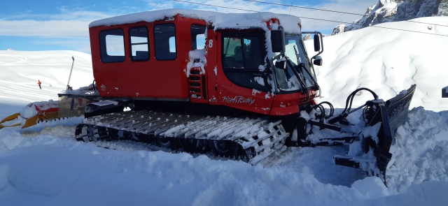 seilbahn.cc - Kssbohrer Pistenbully 300 mit Kabine